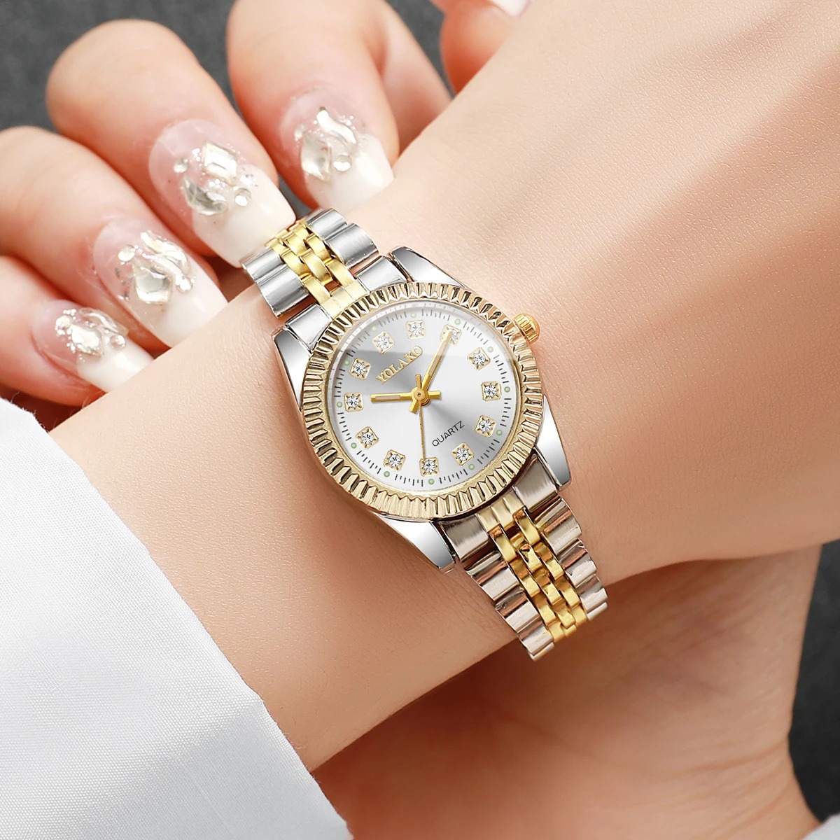 Reloj de cuarzo con diamantes  - Luxury Watch Display Case reseña y precio